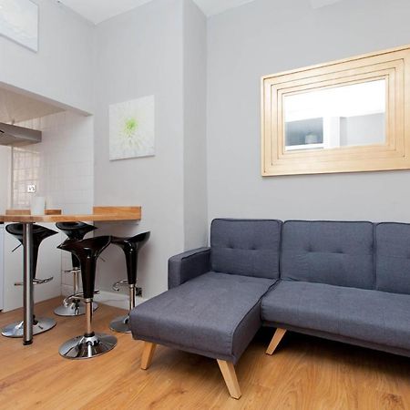 Bright & Homely City Centre Apartment Near Holyrood إدنبرة المظهر الخارجي الصورة