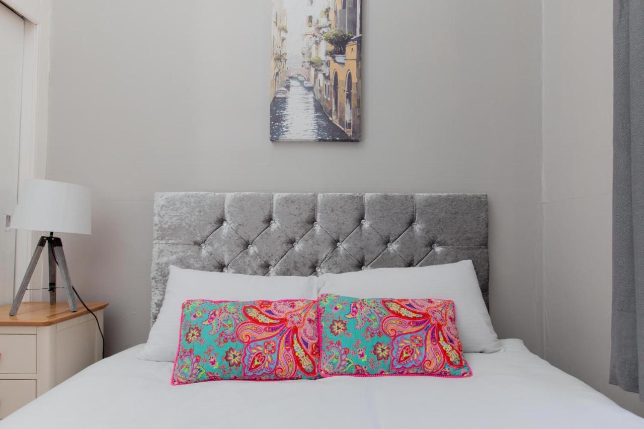 Bright & Homely City Centre Apartment Near Holyrood إدنبرة المظهر الخارجي الصورة
