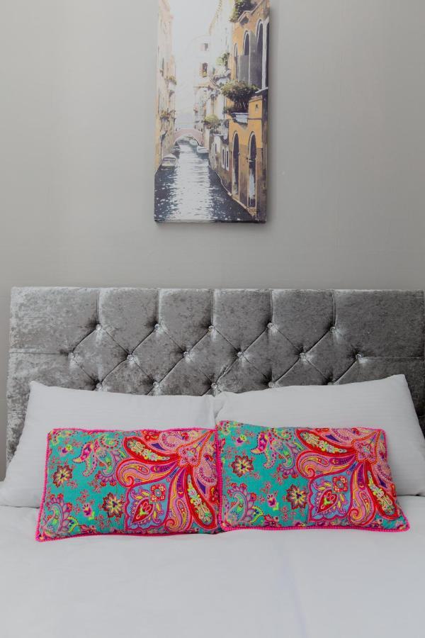 Bright & Homely City Centre Apartment Near Holyrood إدنبرة المظهر الخارجي الصورة