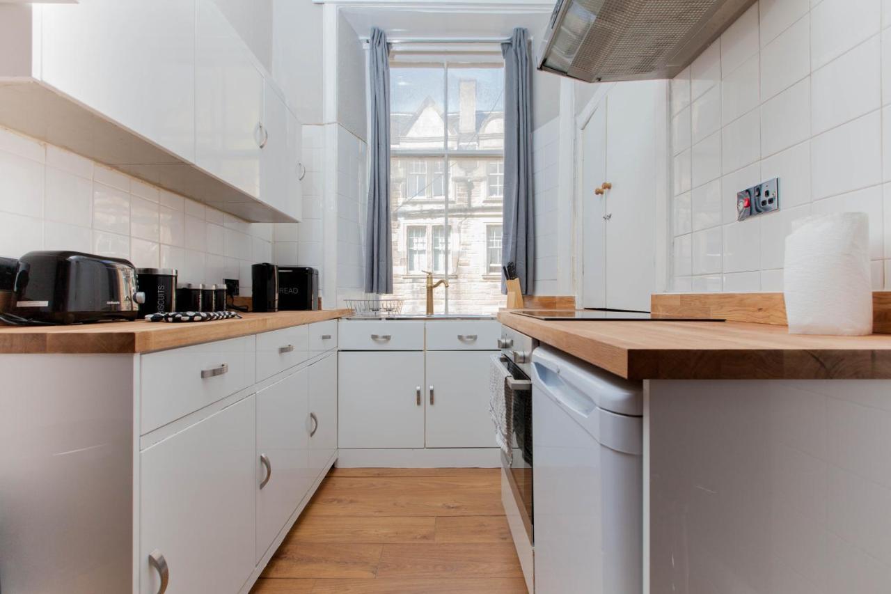 Bright & Homely City Centre Apartment Near Holyrood إدنبرة المظهر الخارجي الصورة